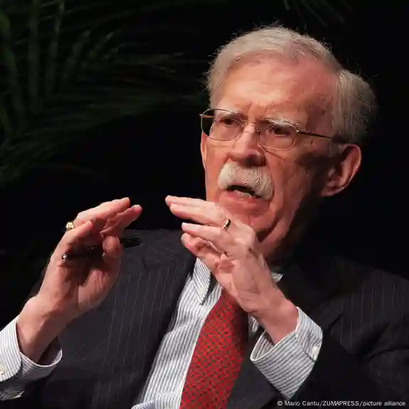 FBI allana casa de exasesor de Trump, John Bolton